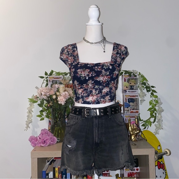 Love Culture whimsical gothic fairycore floral print square neck crop top - Picture 2 of 10